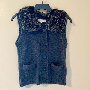 Ann Taylor LOFT Gray Faux Fur Collar Sweater Vest - Size SP